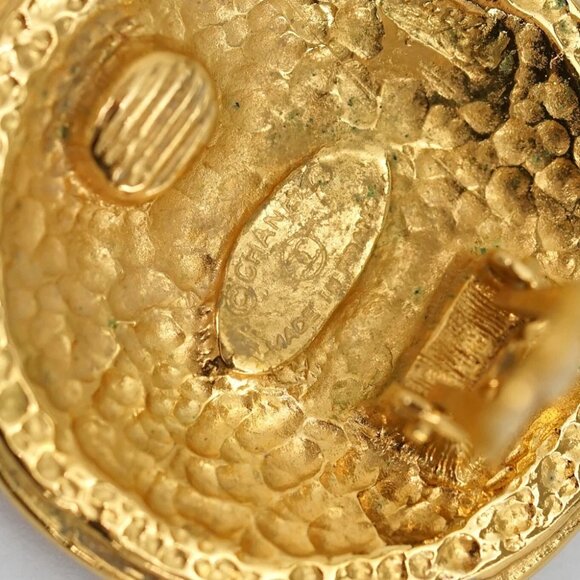 CHANEL CC Logos 31 Rue Cambon PARIS Round Emblem Clip-On Earrings Gold Tone Auth - Picture 5 of 5